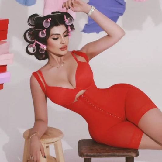 Unlock-the-Perfect-Silhouette-with-the-Skin-Curvy-Cherry-Red-Faja-by-Erika-Vega Fajas Kataleya
