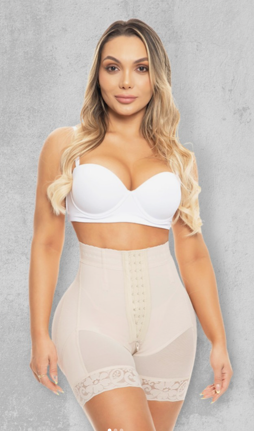 1569 ANN M Ayleen Bootylicious line for enhanced buttocks and ultra waist with two sizes larger in the hips. Short Leg